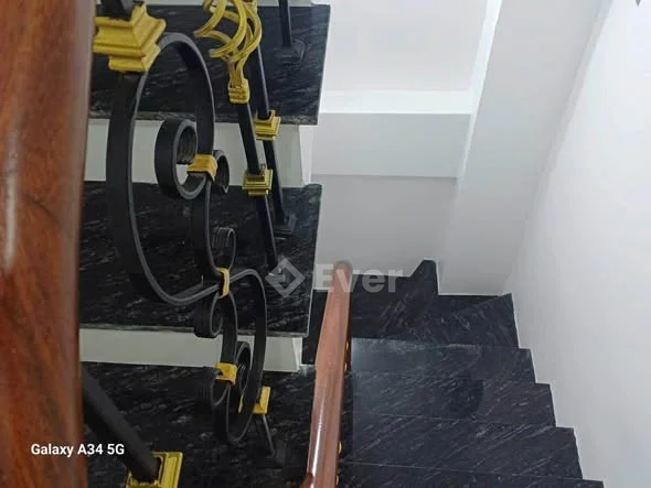 Nhà Nguyễn Thái Học - HĐ - 50M - 5 tầng - 2 thoáng - Ngõ thông kD 24h