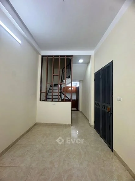 Nhà mới ở ngay, lô góc thoáng thông, gần ô tô tại Sài Đồng