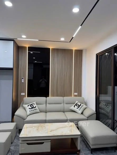 Nhà Mặt Phố Gốc Đề, Hoàng Mai, 6 Tầng, Thang Máy