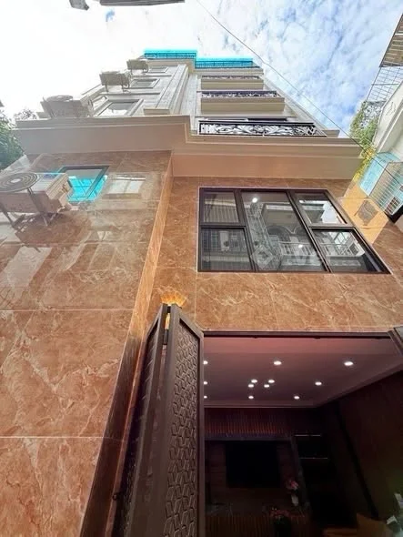 SIÊU HIẾM ĐỊNH CÔNG - 15M RA ÔTÔ TRÁNH - THANG MÁY- NỘI THẤT XỊN Ở NGAY