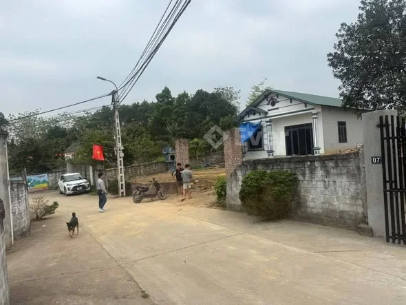 BÁN LÔ ĐẤT NHÀ MÁI THÁI KIÊN CỐ – VỊ TRÍ ĐẸP TẠI SUỐI HAI, BA TRẠI, HÀ NỘI