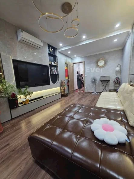 LÕI NGỌC THUỴ - NHÀ 6 TẦNG – GARA Ô TÔ – KINH DOANH ĐỈNH – Ở NGAY