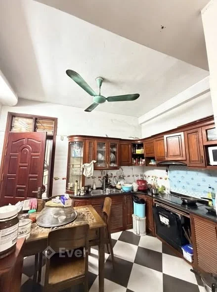 GẤP CĂN NHÀ 5 TẦNG - S: 38M - DI TRẠCH , HOÀI ĐỨC - 4 TỶ. - Vị trí siêu đẹp - cách 50m ra mặt đường