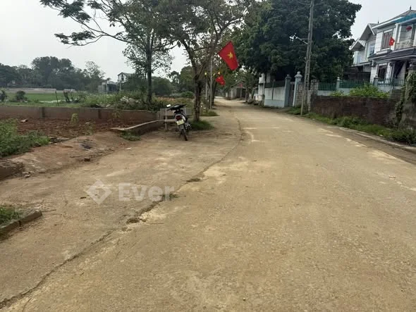 SIÊU PHẨM – SIÊU RẺ TẠI XUÂN MAI Vị trí: Thôn Tiến Tiên, xã Xuân Mai Diện tích: 92m² – FULL thổ