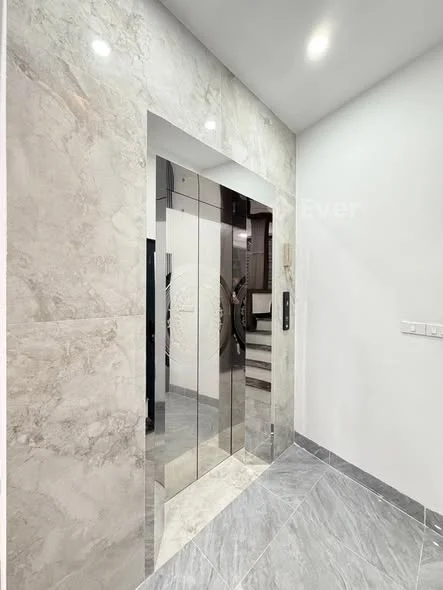 Chỉ hơn 8 tỷ - Tây Hồ - Mưa không lo nhà ngập - Gia đình 3 thế hệ ở ngay Xây mới - 33m2 - 6 tầng