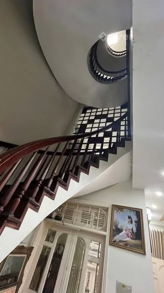 Nhà 5 tầng mặt tiền Thái Thịnh 1, kinh doanh đỉnh cao