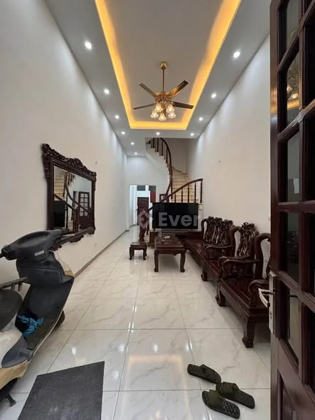 Cần bán nhà khu Trần Đại Nghĩa, cách phố vài bước đi bộNhà 5 tầng, mặt tiền 3,5m