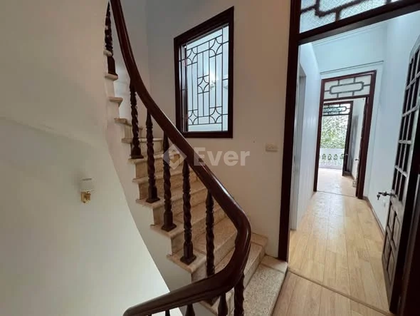 Cần bán nhà khu Trần Đại Nghĩa, cách phố vài bước đi bộNhà 5 tầng, mặt tiền 3,5m