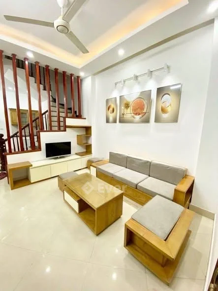 Nhà Xuân Đỗ Long Biên Nằm Giữa Cầu Vĩnh Tuy Và Cầu Thanh Trì Nhà Ngõ Nông Gần Mặt phố