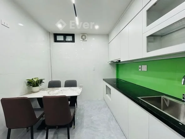 PHỐ #HOÀNG_QUỐC_VIỆT, NHÀ ĐẸP DÂN XÂY, 30M RA Ô TÔ, 2 THOÁNG, NHỈNH 9 TỶ