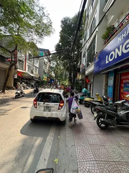 CHÍNH CHỦ EM CẦN BÁN NHÀ NGÕ 639 HOÀNG HOA THÁM – BA ĐÌNH 40,9M2 – 2.5 TẦNG