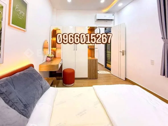 Phố Huế _Bạch mai 5,1tỷ . lô góc 2 thoáng.5m ra phố lớn.Dân xây khung cột 5 tầng chắc chắn