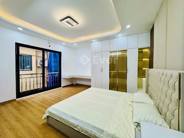 PHỐ BẠCH MAI. 40Mx5TẦNG CHỈ 10.x TỶ. XÂY MỚI, CÓ THANG MÁY, Ô TÔ SÁT NHÀ