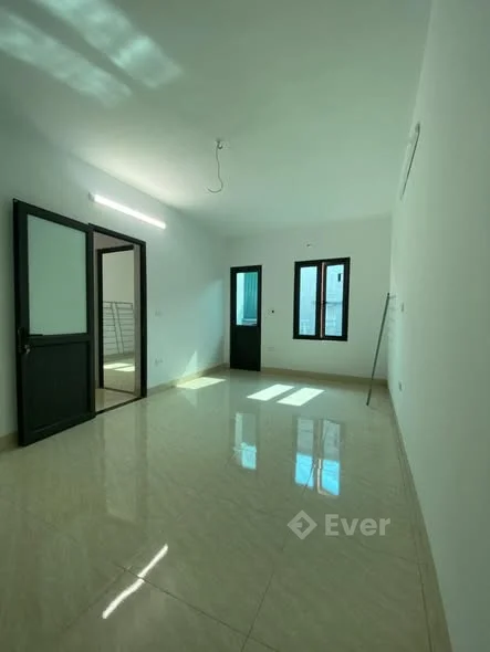 ÂU CƠ TÂY HỒ xây mới kính coong Dt 40m, 4 tầng, mt 5mGiá chào hơn 1 tỷOto đỗ cổng