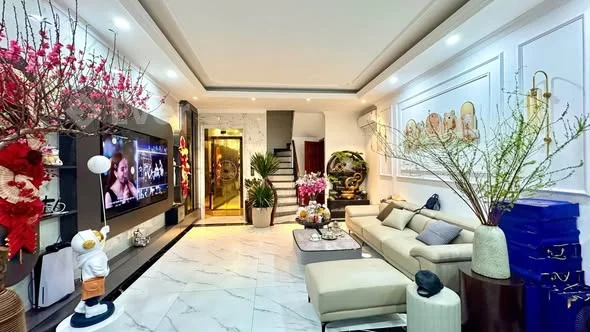 CHÍNH CHỦ CẦN BÁNCĂN LÔ GÓC MẶT NGÕ 203 KIM NGƯU 6 TẦNG THANG MÁY