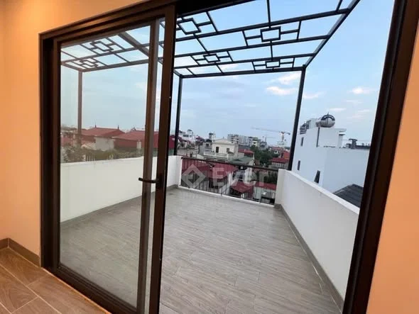 BÁN NHÀ VIỆT HƯNG – LÔ GÓC 3 THOÁNG – CHỈ 6.75 TỶNhà xây mới, full nội thất hiện đại