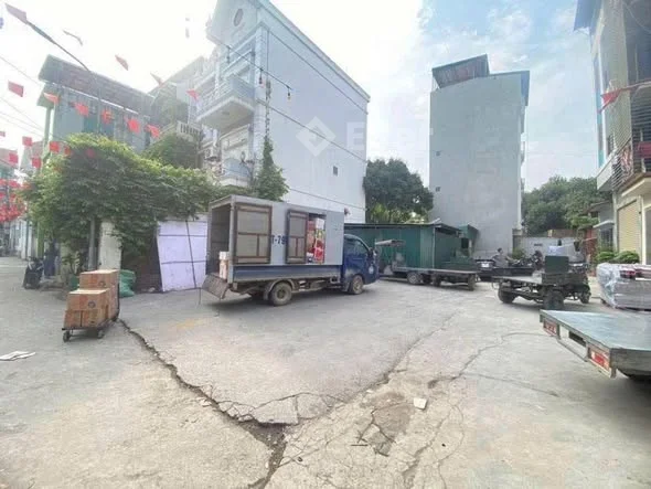 ĐẤT HIẾM LA PHÙ - LÔ GÓC 3 MẶT THOÁNG - ÔTÔ TRÁNH ĐỖ - ÔTÔ 15 TẤN VÀO NHÀ - KINH DOANH BUÔN BÁN