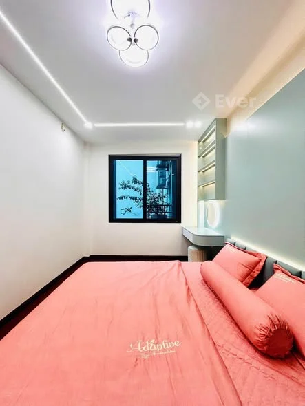 Nhà Quan Nhân, 4 phòng ngủ, hai mặt thoáng, giá trên 8 tỷ