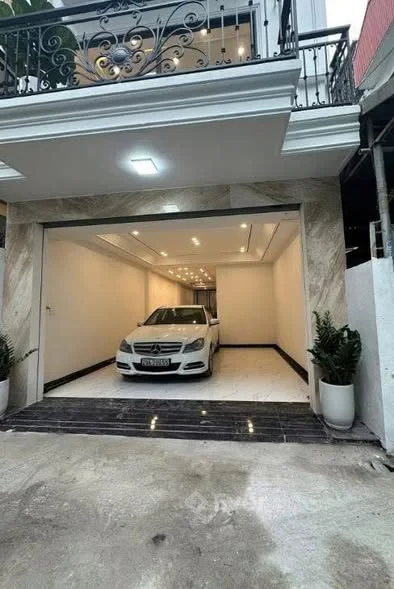 Siêu hiếm, Lai Xá, phân lô, thang máy, ô tô vào nhà, 50m2, 6 tầng, rẻ nhất khu vực, nhiều ngủ