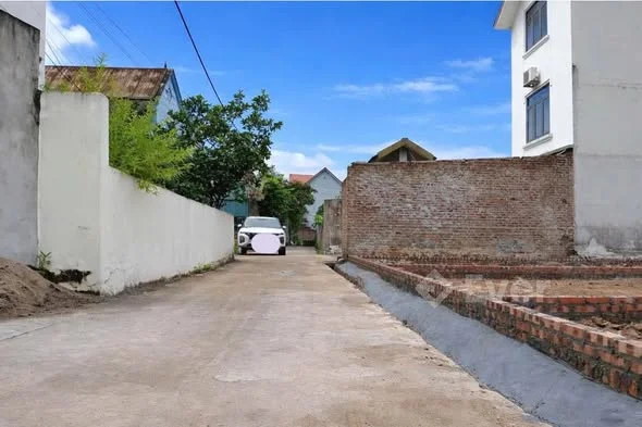 NiNH MÔN - NỘI BÀI . Ô TÔ CHẠY VÒNG QUANH ĐẤT - HƠN 2 T.Y CÓ NGAY LÔ ĐẤT 100 m2