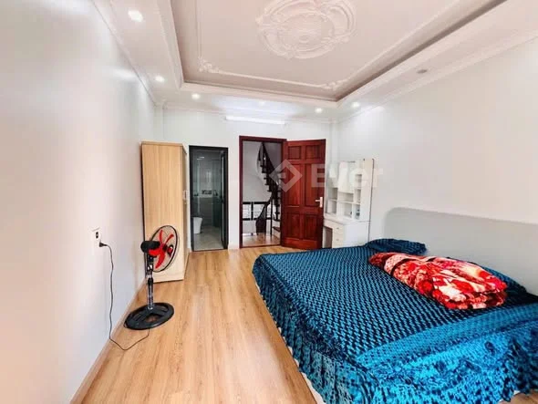 8.2 tỷ 34 m2 Hộ Khẩu Ba Đình!Dân xây, ngõ thông , sổ đẹp chủ thiện chí