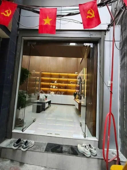 NHÀ ĐẸP ĐỐNG ĐADiện tích 48m² – xây 4 tầng chắc chắn. 3 phòng ngủ rộng – công năng đầy đủ