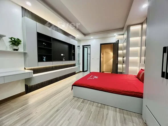 Dương Văn Bé — Hai Bà Trưng. Sổ vuông, full nội thất lung linh. 
 Chỉ hơn 8tỷ ~ 5 tầng full nội thất - Thỏa thuận - 100m²