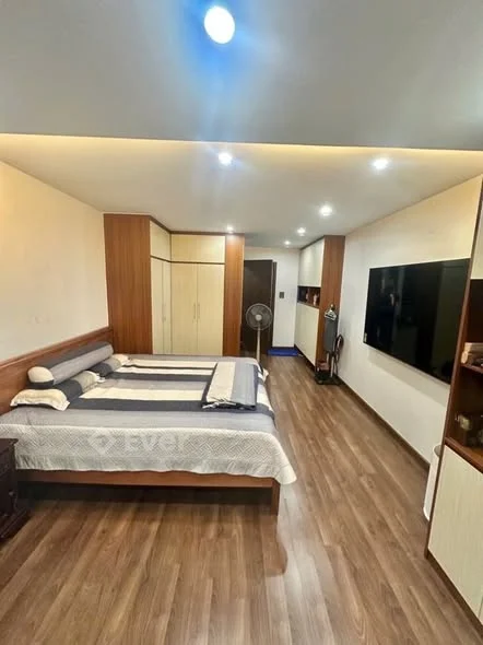 VÕNG THỊ - LẠC LONG QUÂN - GIAO THÔNG Ô TÔ THUẬN TIỆNDT 45m, 5Tầng 1 tum