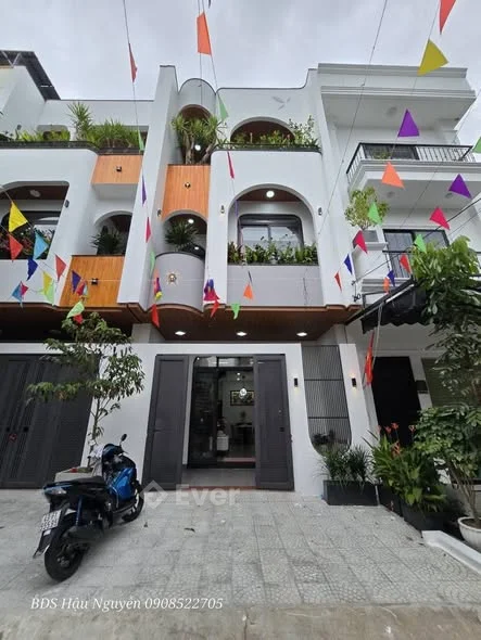 Mình Cần B.án Nhà Đẹp Khu Phố Biển Nguyễn Tất Thành -TP Đà Nẵng - Đường Rộng 5,5m lề