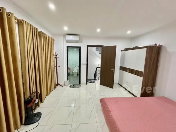 Chúc Sơn nhà 4 tầng đẹp long lanhVị trí nằm ngay trung tâm thị trấn Chúc sơn Chương Mỹ