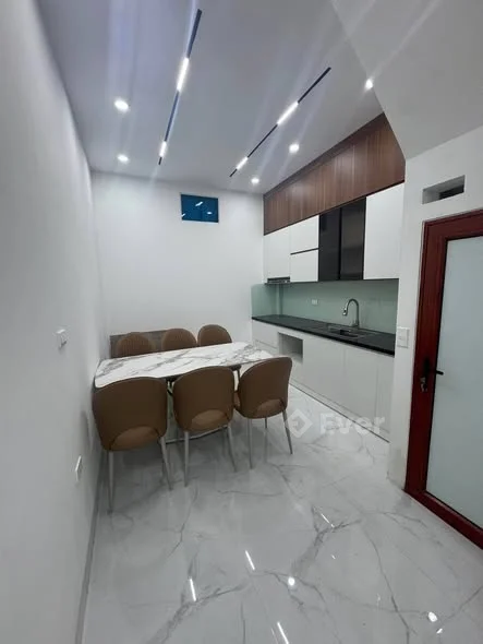 NGÕ 278 KIM GIANG - 9.2 TỶ - 4 TẦNG - 4 NGỦ - 32M - MT 3.2MNgõ ba gác rộng thoáng , gần ô tô