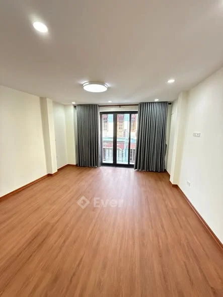 Nhà rộng, ngõ nông gần phố 65m x 5 tầng 6 ngủ dân xây độc lập Ô tô 4 chỗ qua cửa