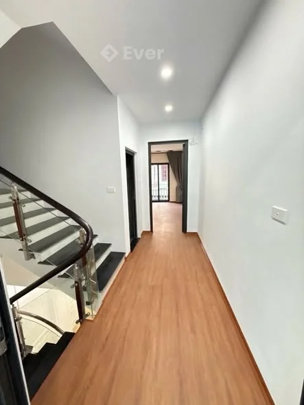 Nhà rộng, ngõ nông gần phố 65m x 5 tầng 6 ngủ dân xây độc lập Ô tô 4 chỗ qua cửa