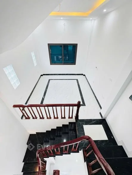 Bán nhà Tây MỗNhà mới 5 tầng x 40m2Nhà xây cực đẹp chất lượng. Ngõ rộng thoáng gần ô tô