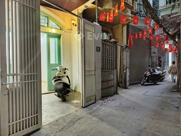 Nhà bán tại Đống Đa, vị trí đẹp, giá trị tăng cao trong tương lai