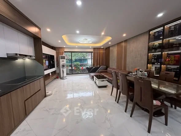 Nhà mặt phố Trần Đại Nghĩa, ô tô vào nhà, mặt tiền 5m, đẳng cấp và tiện ích