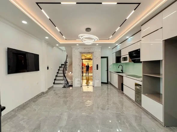 CẦN BÁN GẤP NHÀ MỚI ĐẸP, GIẢI PHÓNG, HOÀNG MAI.+ 6 tầng thang máy.+ Full nội thất