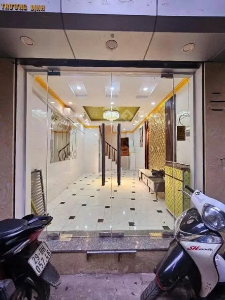 - PHỐ TRƯƠNG ĐỊNH - HOÀNG MAI - NHÀ 30m RA PHỐ, MẶT NGÕ KINH DOANH NHỎ, NHÀ ĐẸP Ở LUÔN