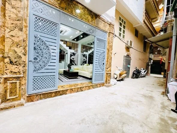 TÔI CHÍNH CHỦ CẦN CHUYỂN NHƯỢNG CĂN NHÀ 50m²- 5 Tầng -6 Ngủ Ngõ Ôtô 12Tỷ Nhỏ