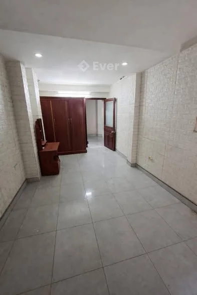 Chính Chủ B.án Căn Hộ Tập Thể Tầng 1 Mai Động - Diện tích 80m hai Mặt ngõ thông