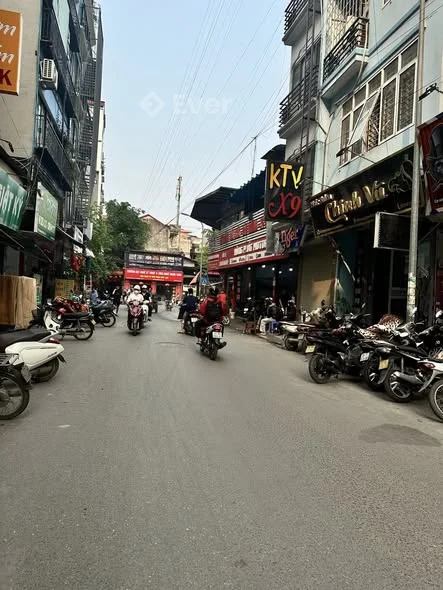 Bán nhà phố triều khúc thanh xuân, kinh doanh sầm uất, đường rộng thông thoáng. 7 tầng, 35m, mt 3.5m