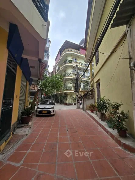 TRƯƠNG ĐỊNH - KIM ĐỒNG - 35M X 5 TẦNG - MẶT TIỀN 4,8M - OTO 7 CHỖ VÀO NHÀ - DÂN XÂY