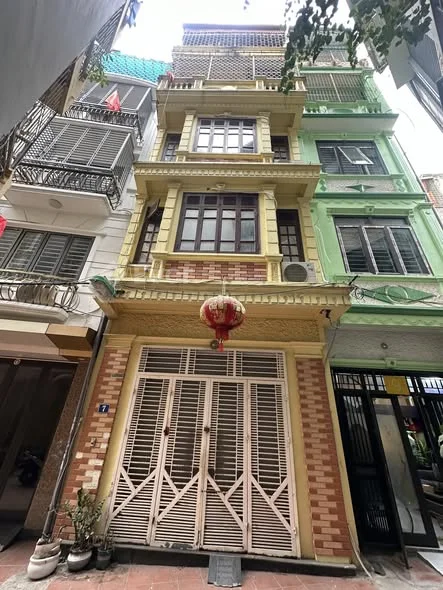 TRƯƠNG ĐỊNH - KIM ĐỒNG - 35M X 5 TẦNG - MẶT TIỀN 4,8M - OTO 7 CHỖ VÀO NHÀ - DÂN XÂY