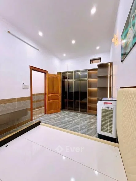 BÁN NHÀ VŨ HỮU – 40m² – 4 TẦNG – 5 PHÒNG NGỦ – GIÁ CHỈ 11xx TỶ