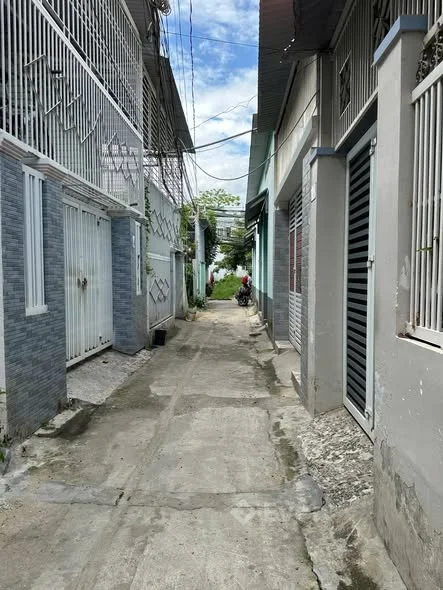 Bán lô đất góc 2 mặt tiền có 4 phòng trọ Vị trí: Hẻm Lê Hồng Phong, thông ra Thích Quảng Đức