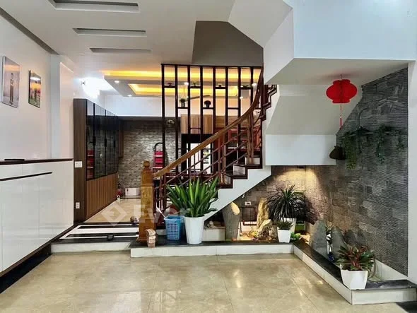 CHỦ THIỆN CHÍ BÁN !!!HOÀNG QUỐC VIỆT-CẦU GIẤY-PHÂN LÔ -OTO -NHÀ DÂN XÂY