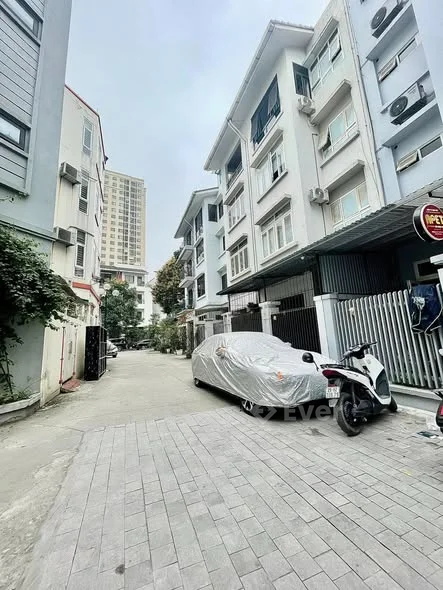 Biệt thự Tam Trinh – Lĩnh Nam, Hoàng Mai. 121m2 5t giá 24.45 tỷ, 0985818***