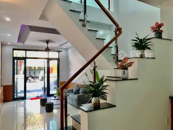 - CẦN BÁN CĂN mới HOÀN CÔNG NHÀ 3 TẦNG sát Đường LÝ TRIỆN ( quận thanh khê ) - Thỏa thuận - 56m²