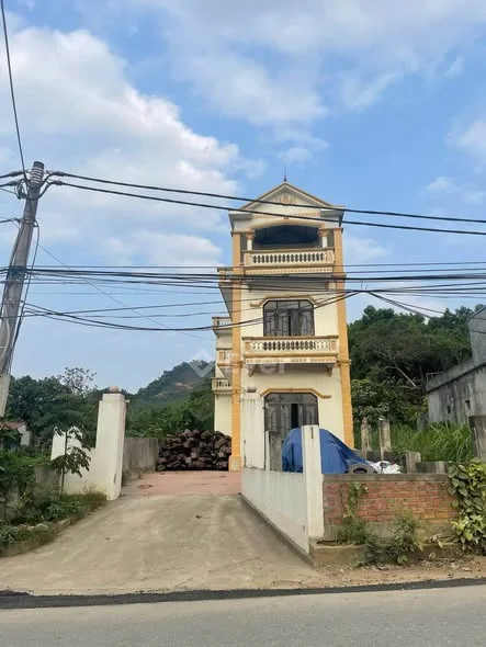 CHÍNH CHỦ gửi bán lô đất chục chính Yên Bình, xã Yên Xuân, tp Hà Nội.