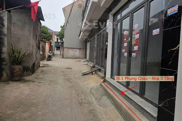 Tài chính loanh quanh 3 tỷ các bác có luôn nhà ở 3 tầng 35,1m2 ô tô đỗ cửa tại Phụng Châu- Chương Mỹ - Thỏa thuận - 35.1m²